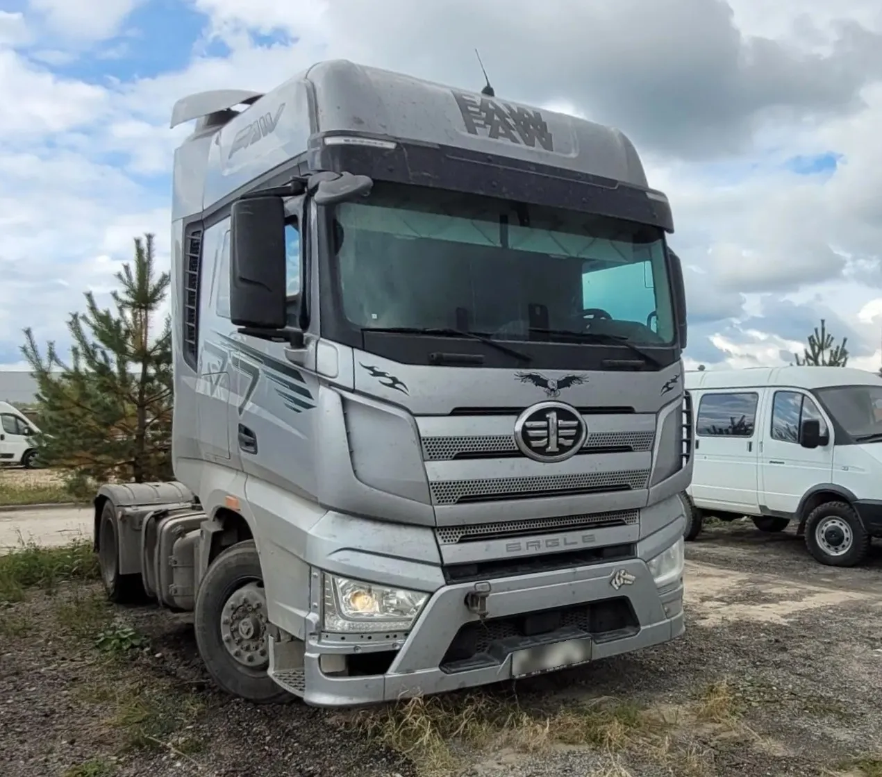 FAW J7 4x2 Седельный тягач, фото 2