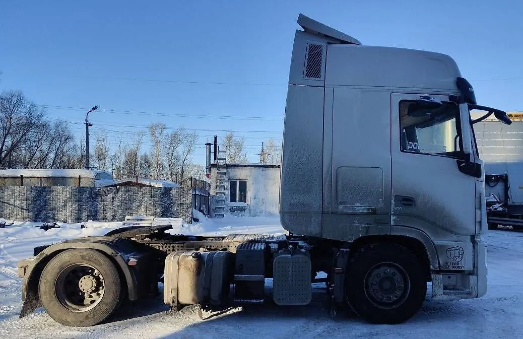 DONGFENG GX 4x2 Седельный тягач, фото 4
