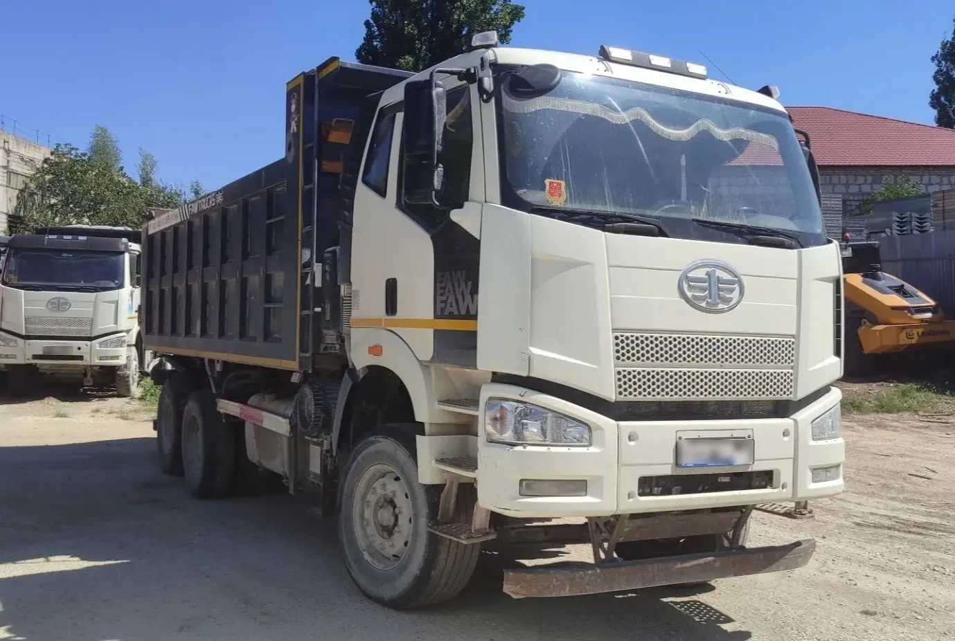 FAW CA 3250 6x4 Самосвал, фото 2