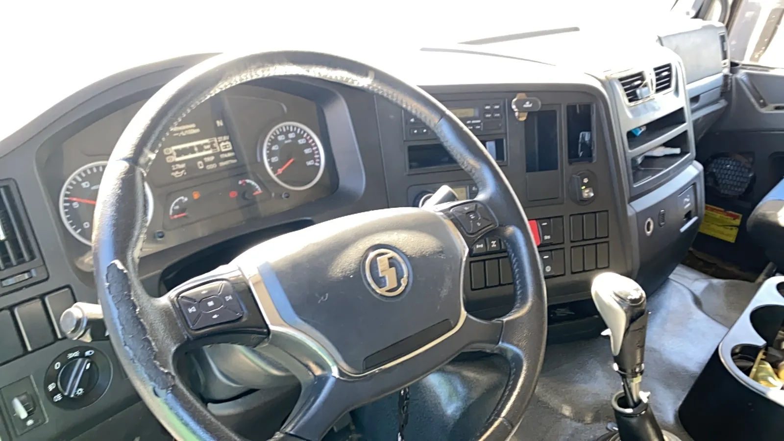 Shacman SX* 8x4 Самосвал, фото 5