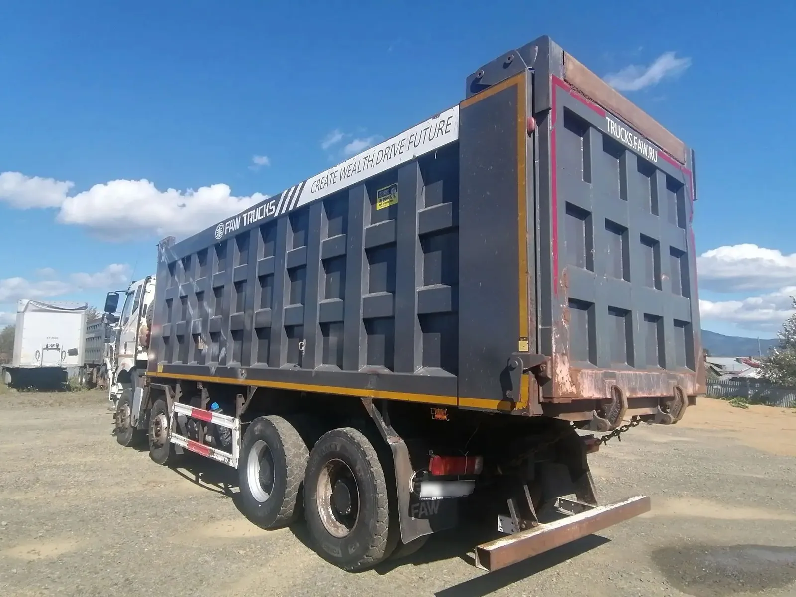 FAW CA 3310 8x4 Самосвал, фото 4