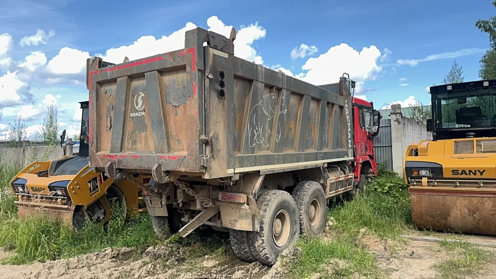 Shacman SX* 6x6 Самосвал, фото 3