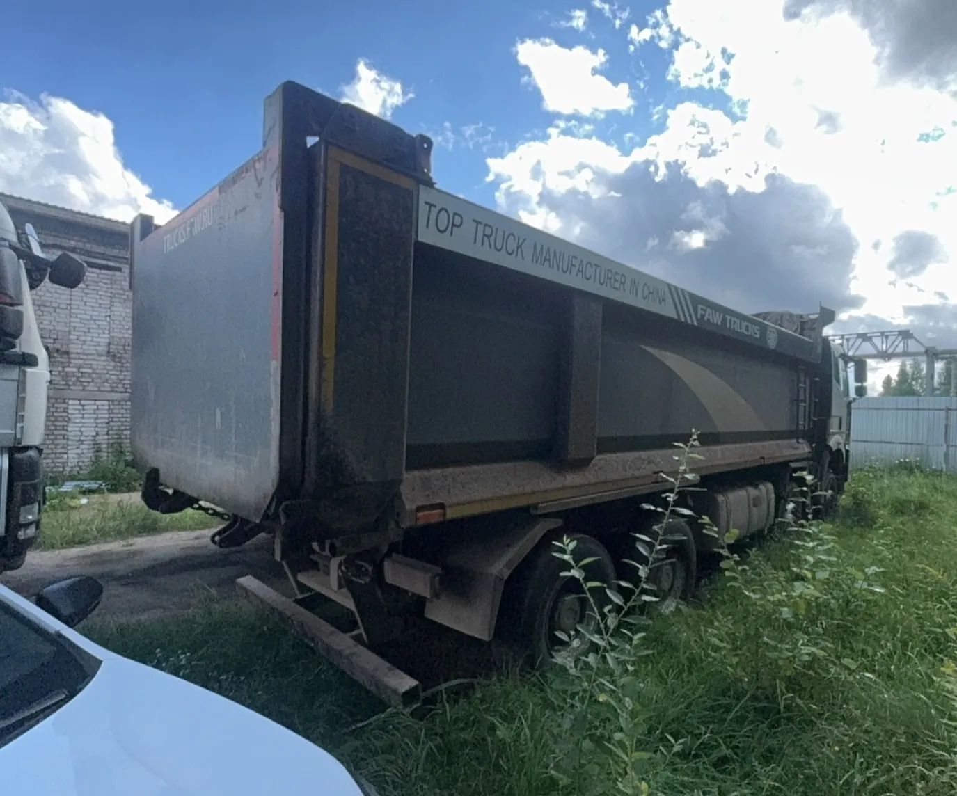 FAW CA 3310 8x4 Самосвал, фото 3