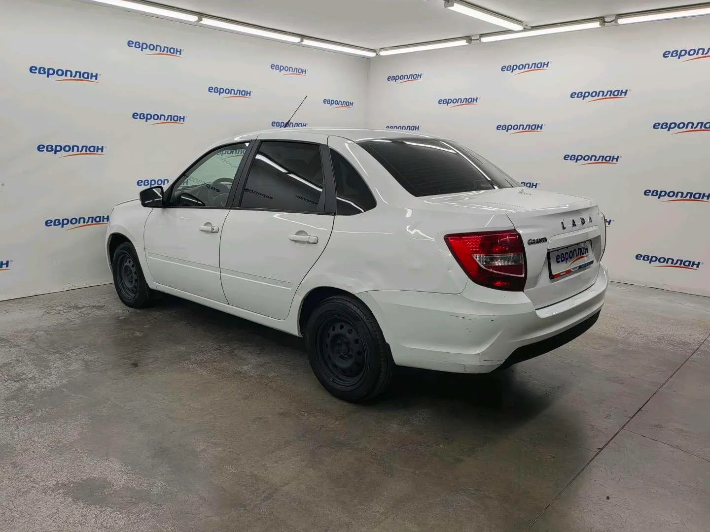 LADA Granta седан Классик 23 Кондиционер 1.6 90 л.с. МТ, фото 4