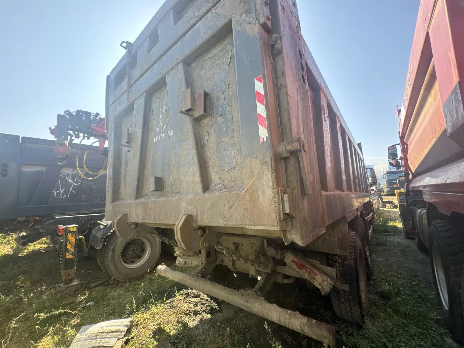 Shacman SX* 8x4 Самосвал, фото 3