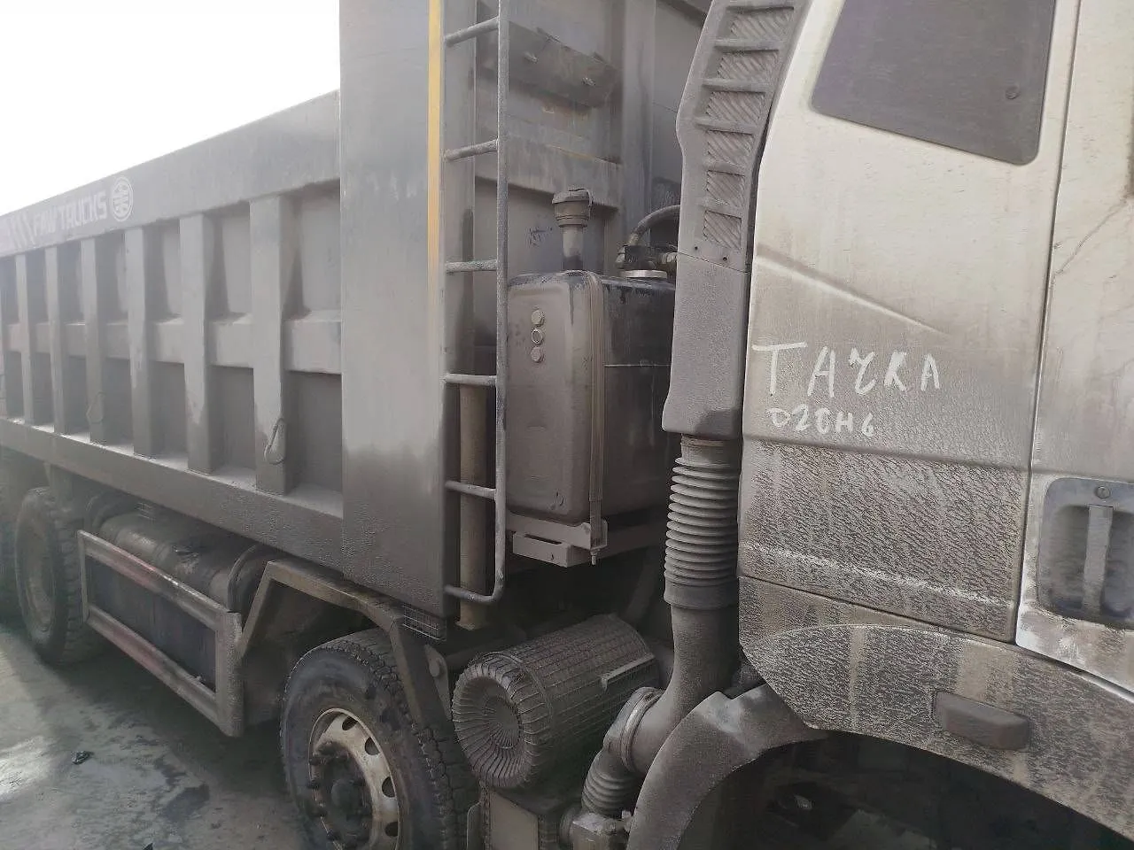 FAW J6 8x4 Самосвал, фото 3