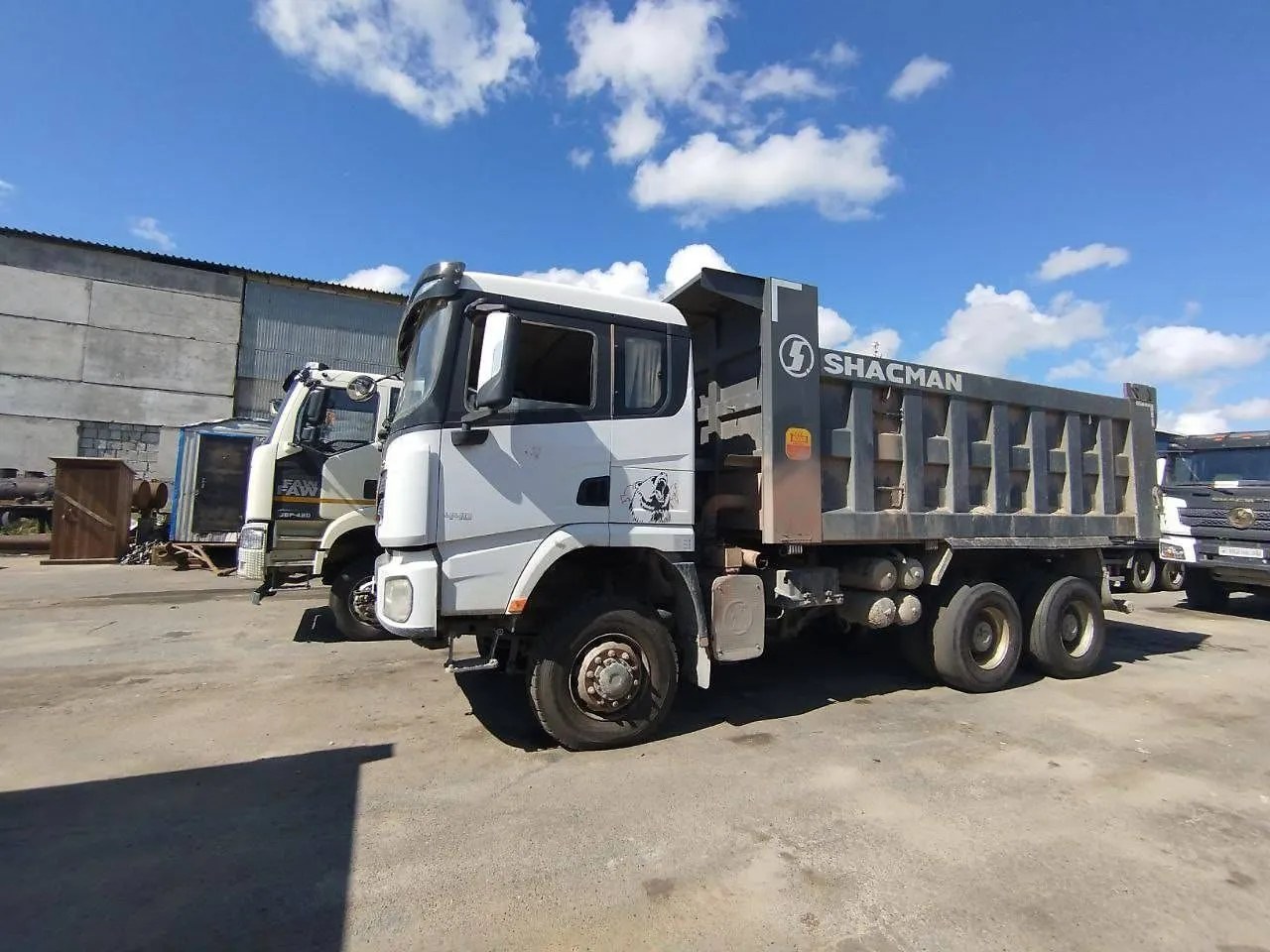 Shacman SX* 6x6 Самосвал, фото 5