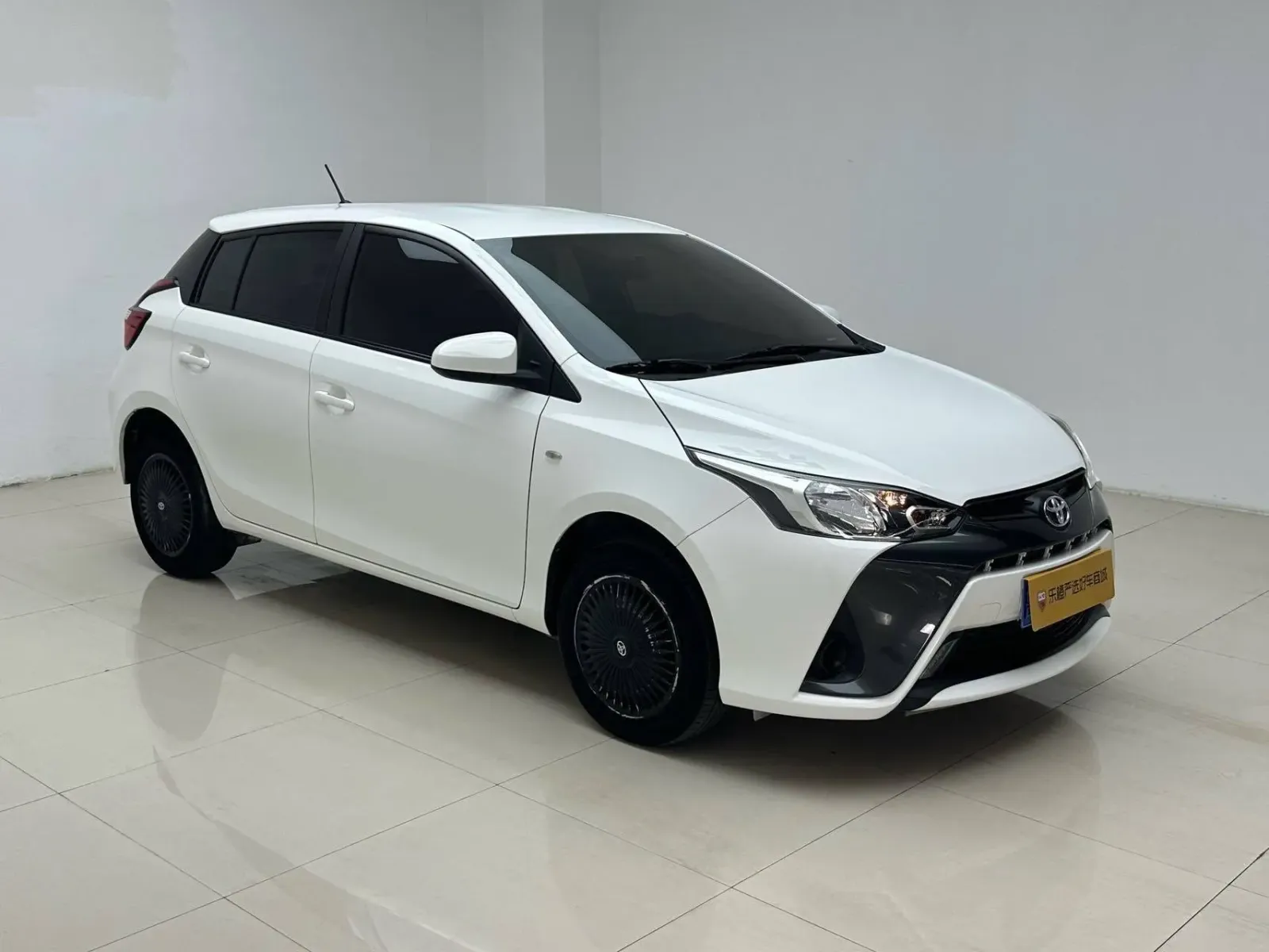 Toyota Yaris Leading, фото 3