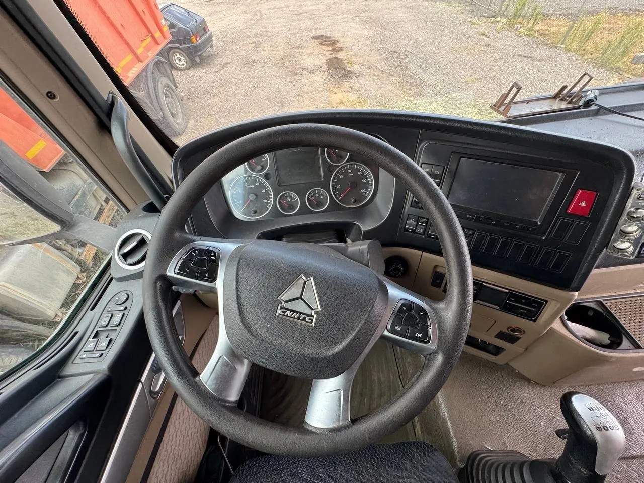 HOWO T5G 8x4 Самосвал, фото 5