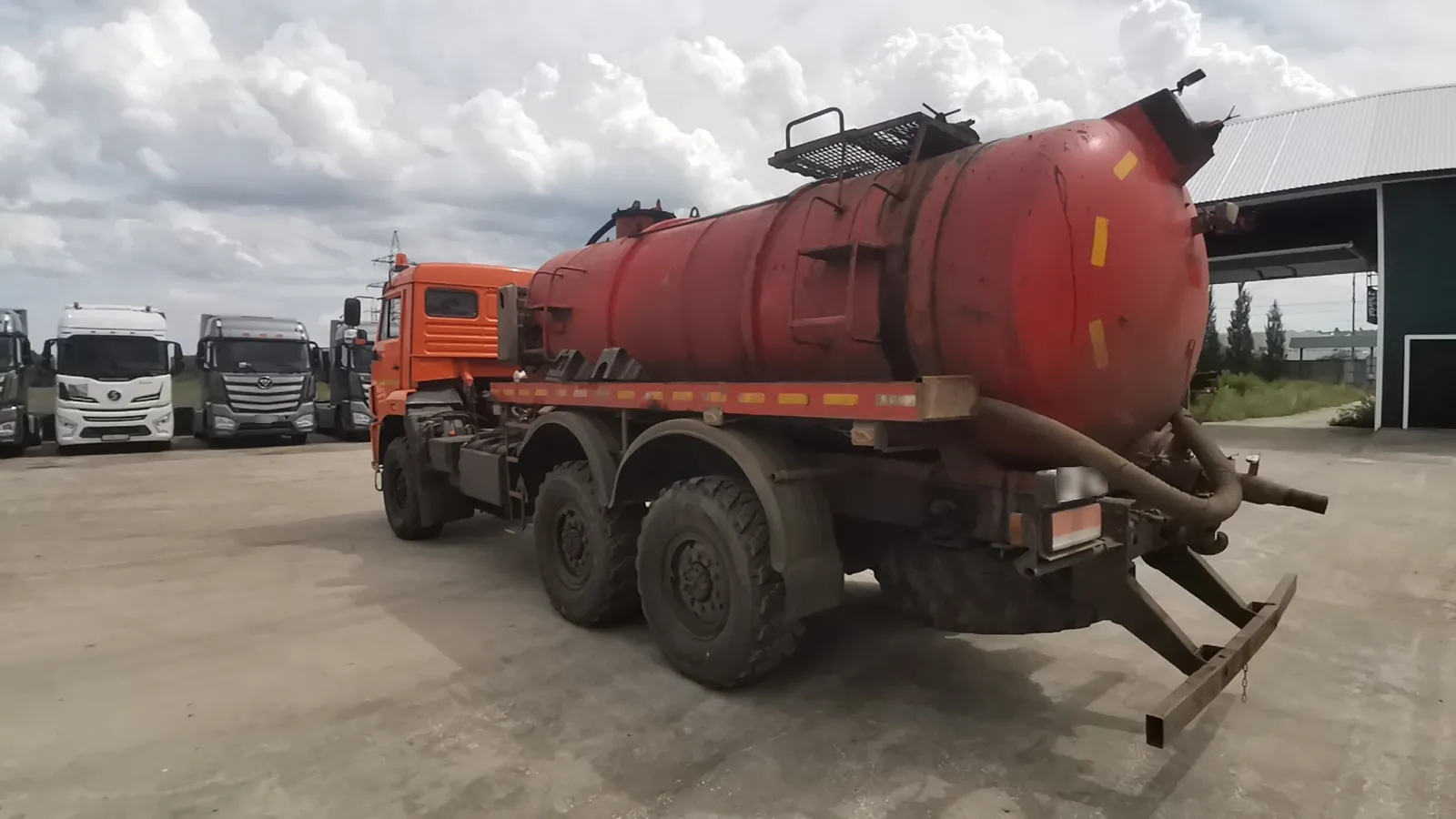 Трансмастер 4671* на шасси КамАЗ 43118 6x6 Агрегат для сбора нефти и газ, фото 4