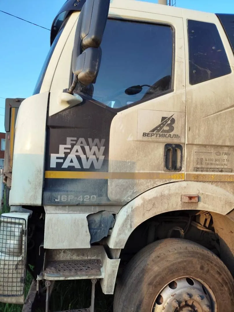 FAW J6 8x4 Самосвал, фото 2