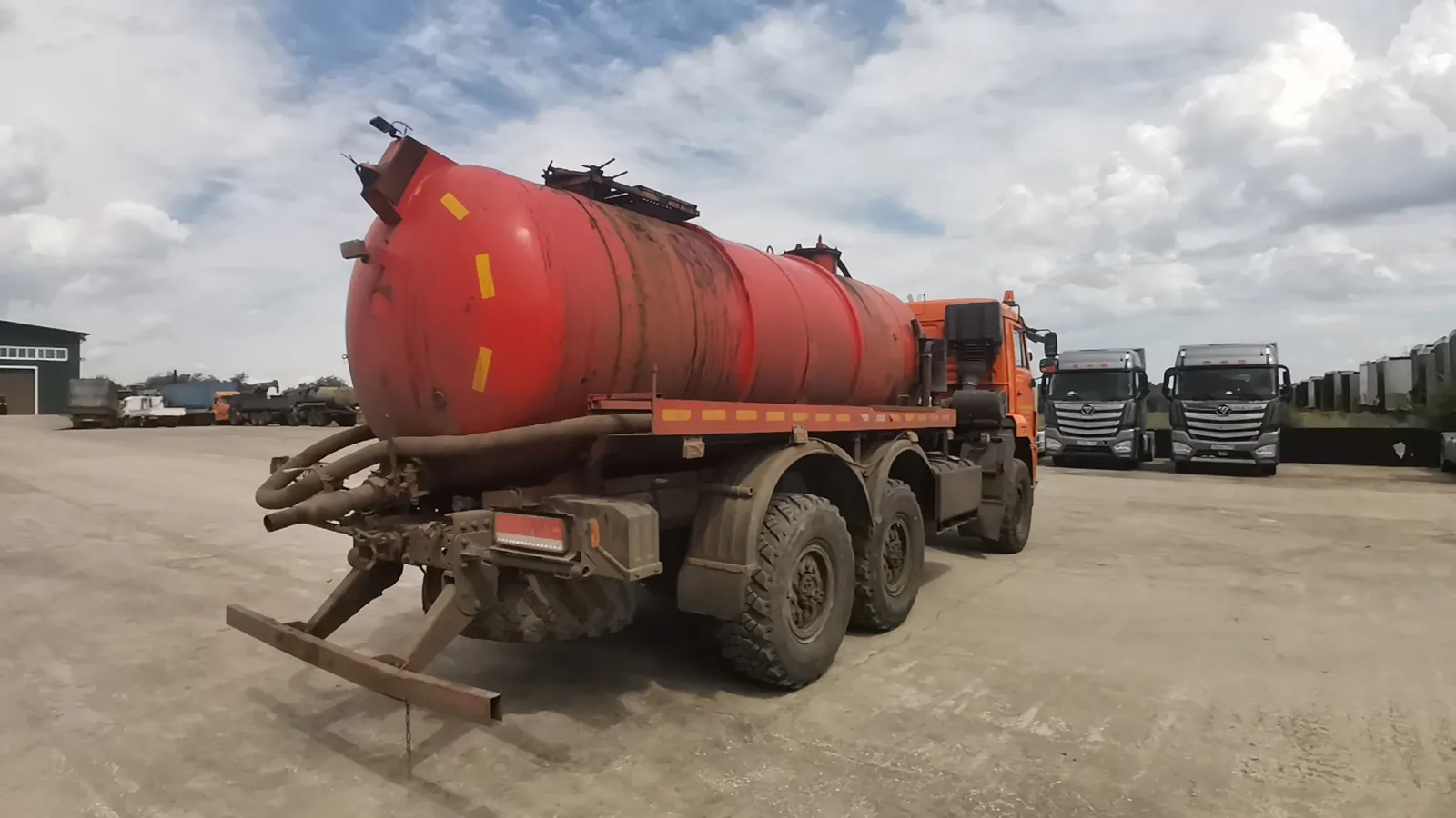 Трансмастер 4671* на шасси КамАЗ 43118 6x6 Агрегат для сбора нефти и газ, фото 3