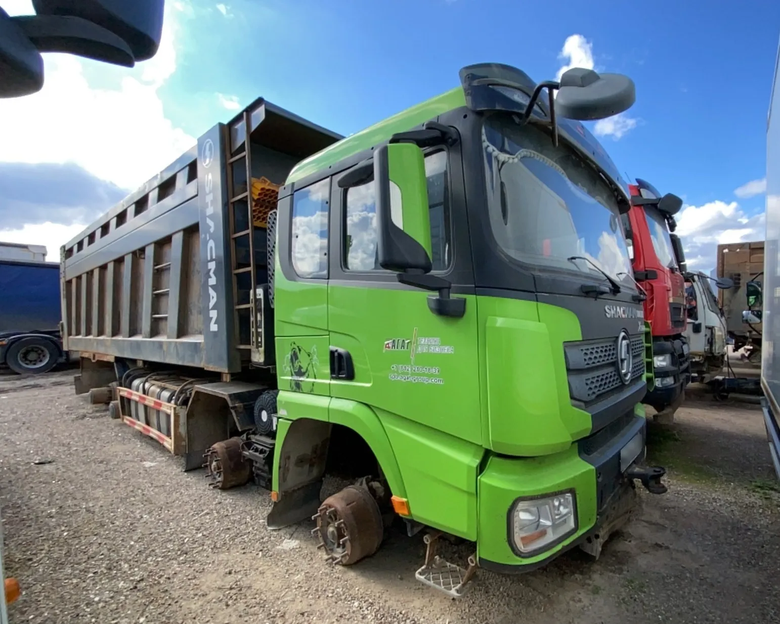 Shacman SX* 8x4 Самосвал, фото 2