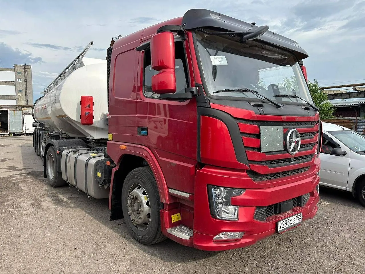 DAYUN CGC418* 4x2 Седельный тягач, фото 2