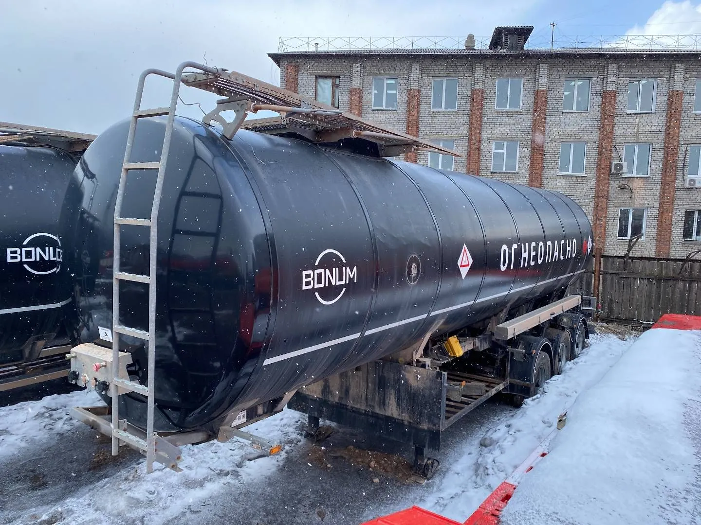 BONUM 914220 Полуприцеп цистерна, фото 3