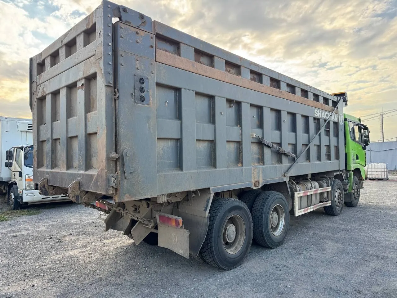 Shacman SX* 8x4 Самосвал, фото 3