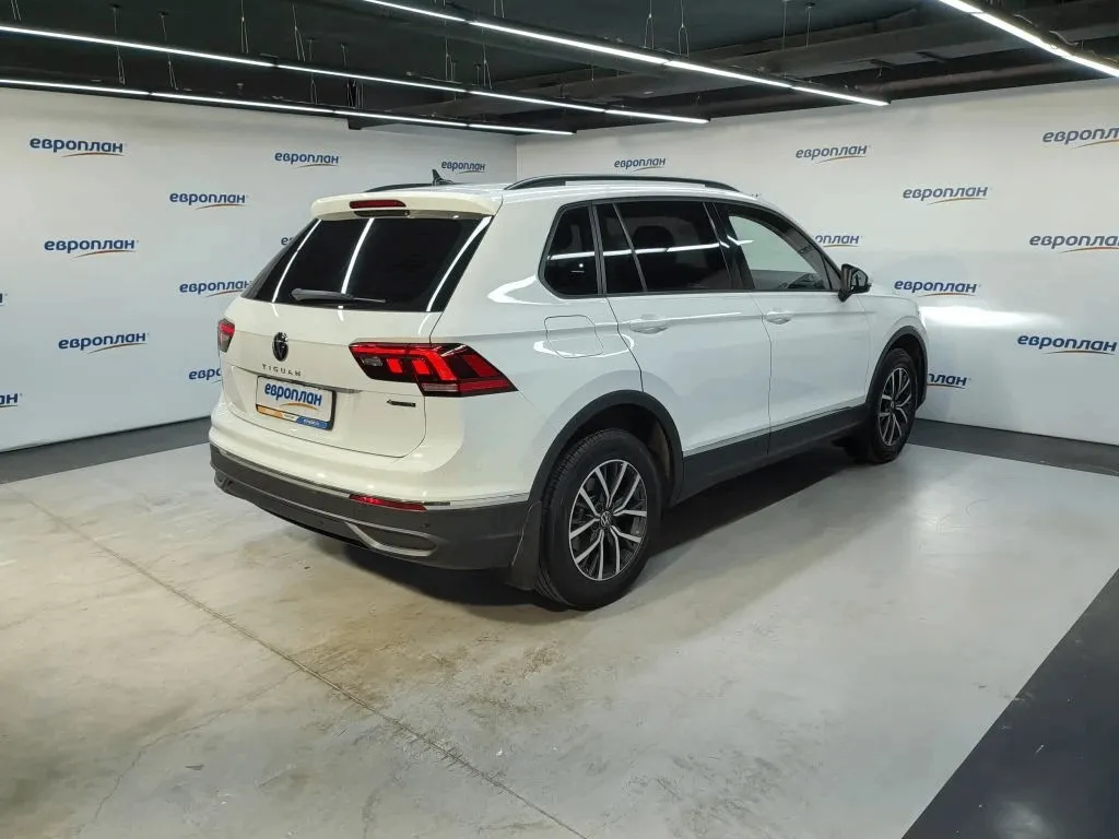 Volkswagen Tiguan Респект 1.4Т 150 л.с. АТ полный привод, фото 3