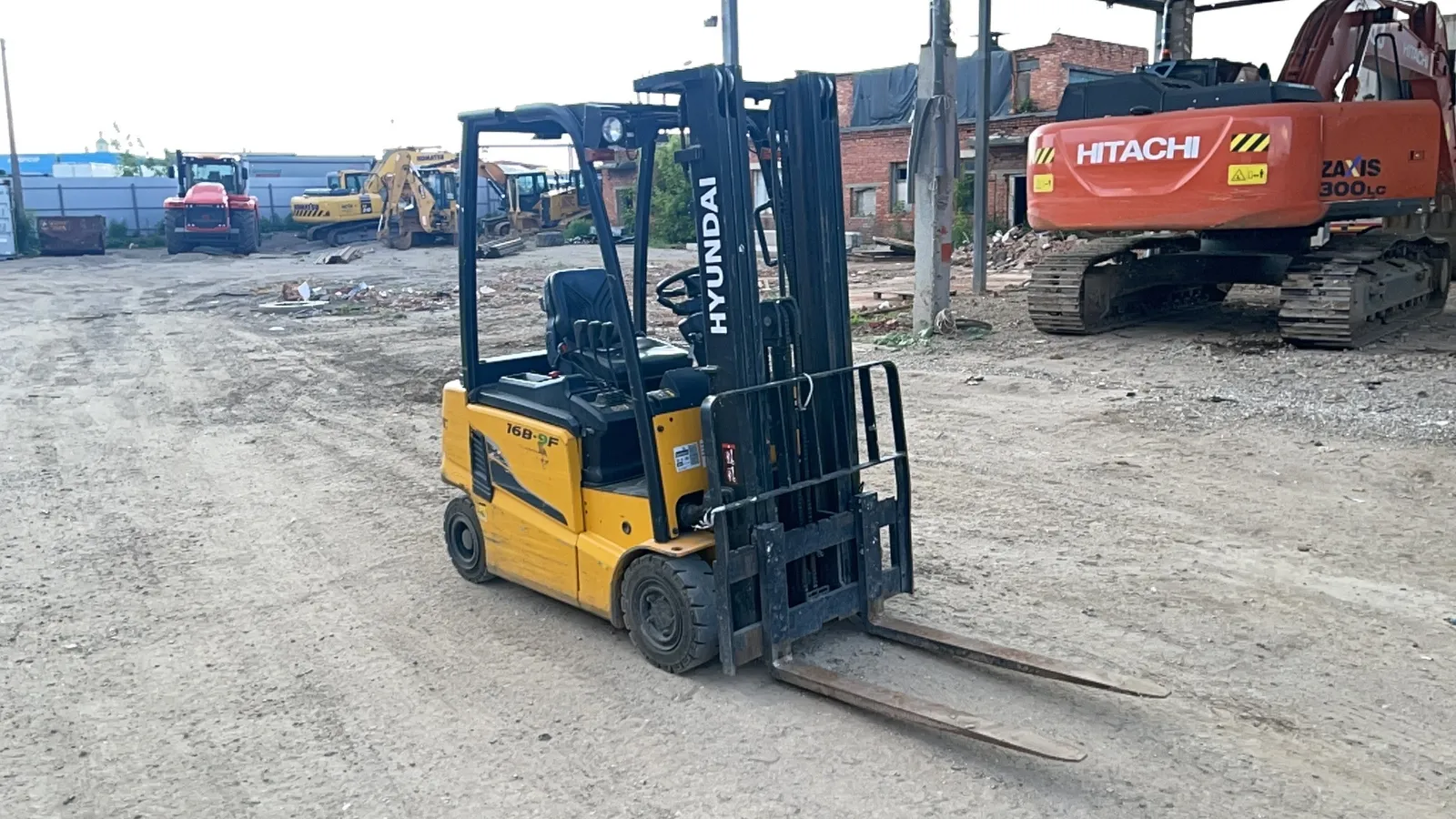 Hyundai 16B Вилочный погрузчик, фото 2