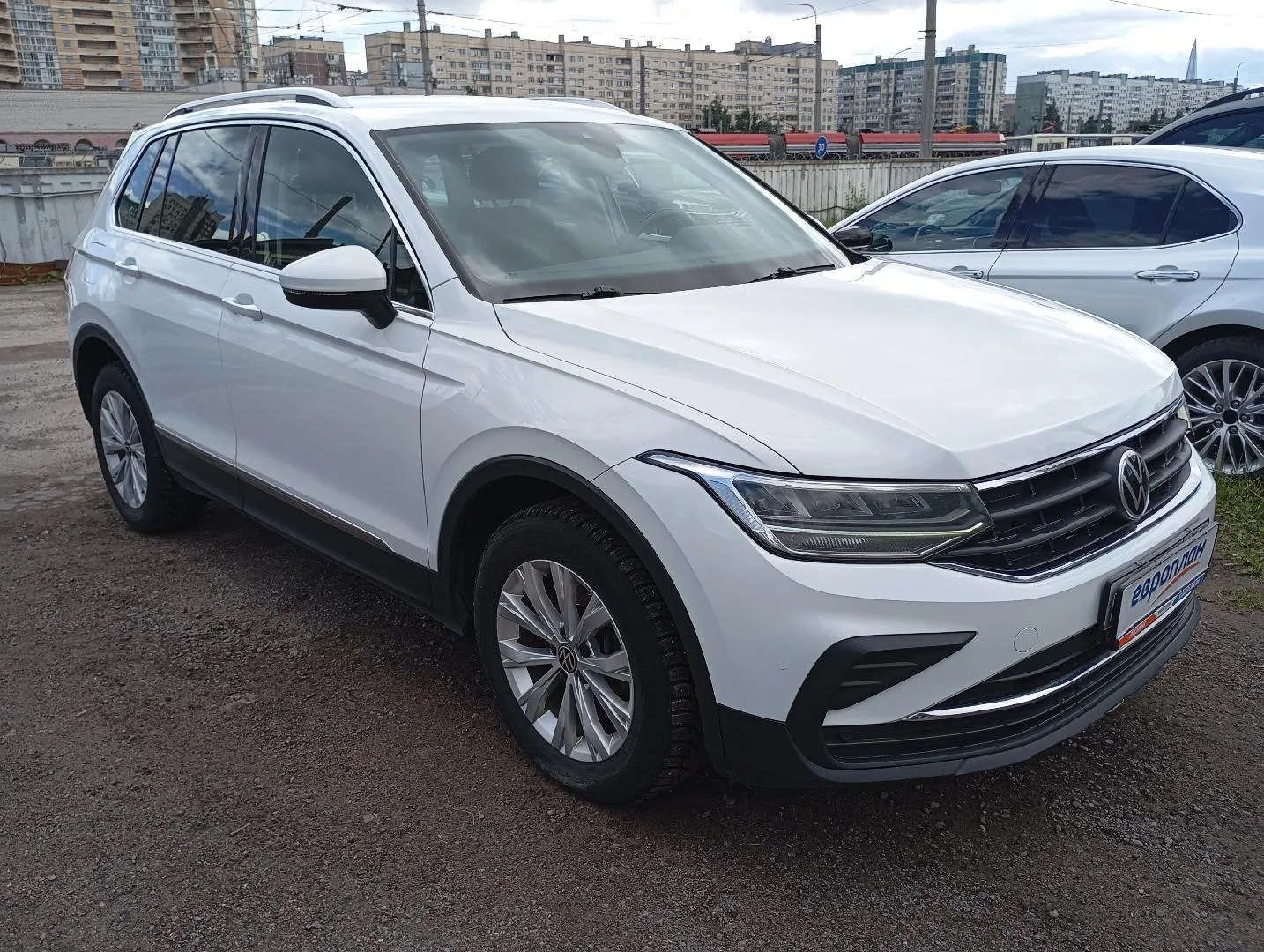 Volkswagen Tiguan Статус 2.0Т 180 л.с. АТ полный привод, фото 2