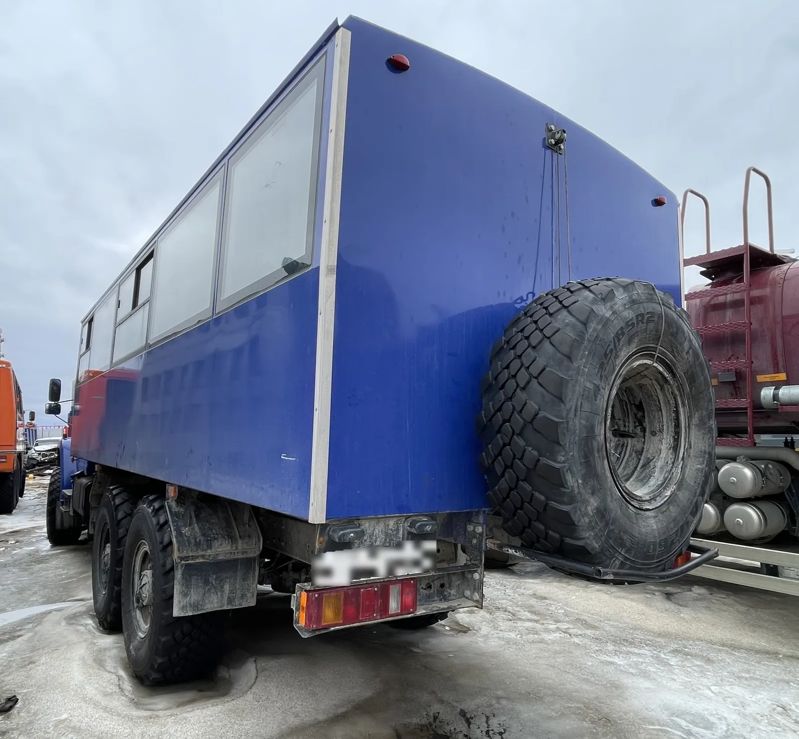 Ural NEXT 3255 Вахтовый автобус, фото 4