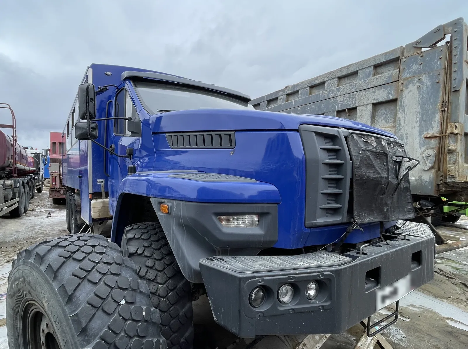 Ural NEXT 3255 Вахтовый автобус, фото 2