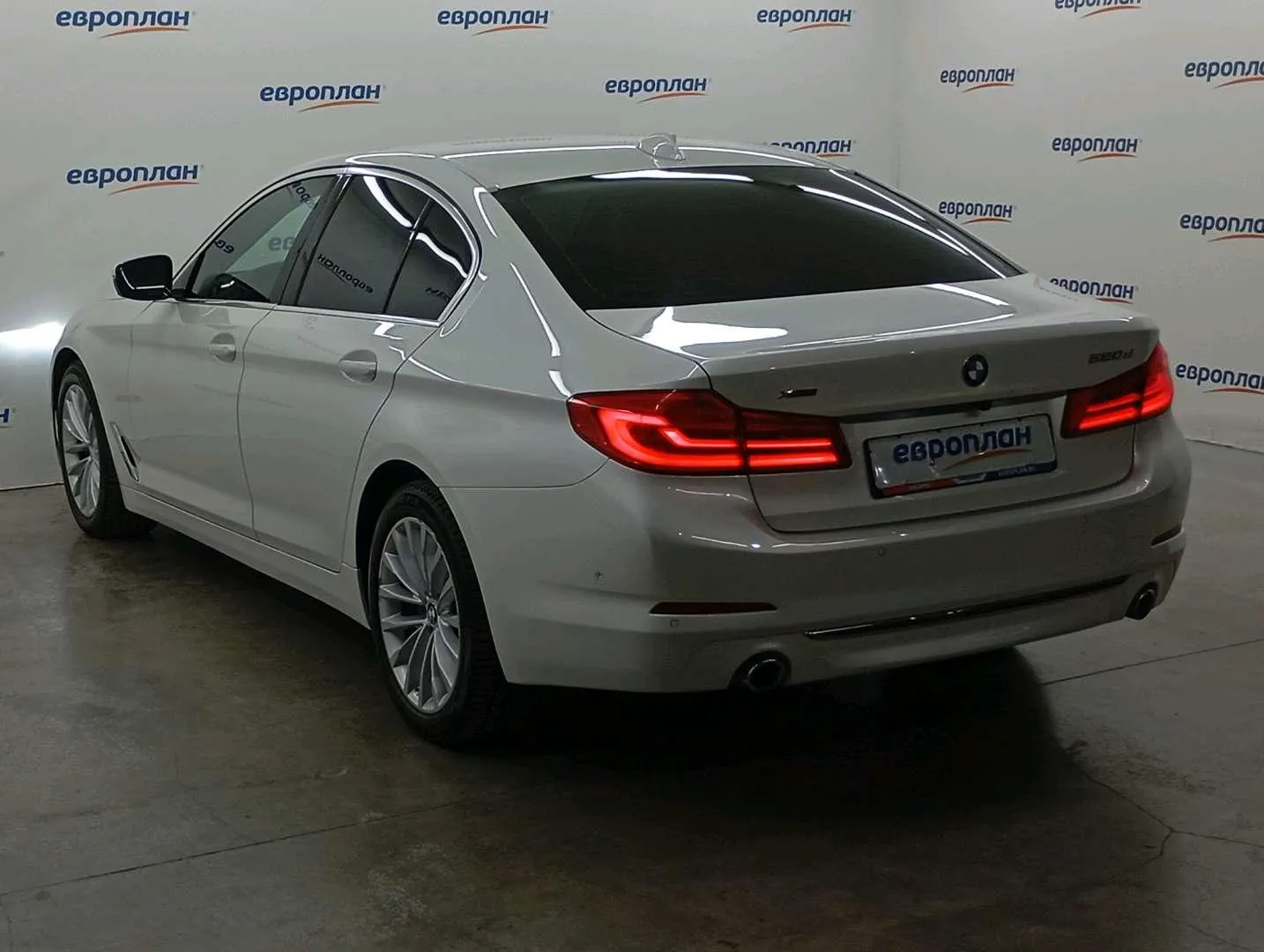 BMW 5 серия 520д полный привод Бизнес, фото 4