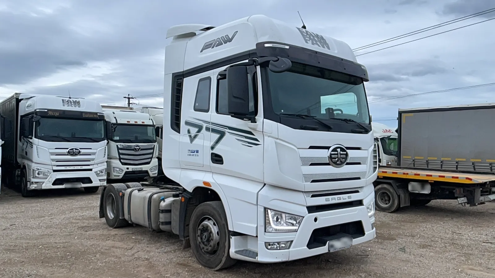 FAW J7 4x2 Седельный тягач, фото 2