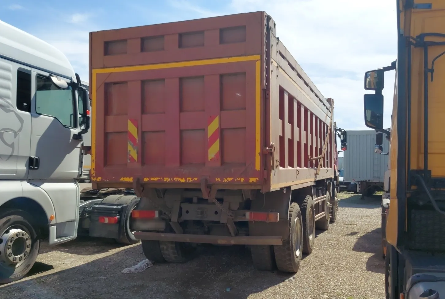 DONGFENG KC 8x4 Самосвал, фото 3