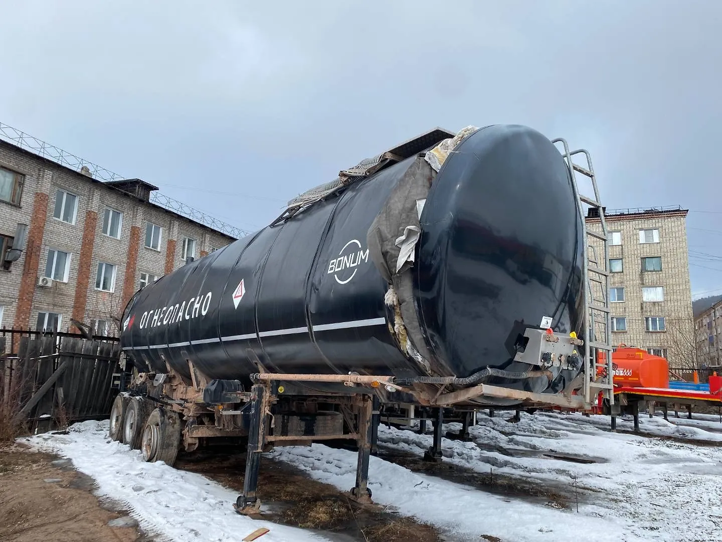 BONUM 914220 Полуприцеп цистерна, фото 2