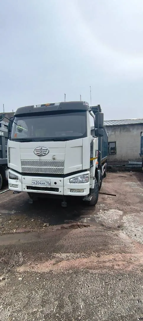 FAW J6 8x4 Самосвал, фото 3