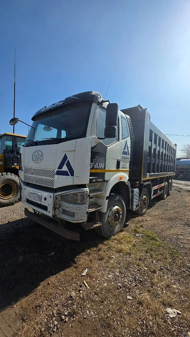 FAW CA 3310 8x4 Самосвал, фото 3