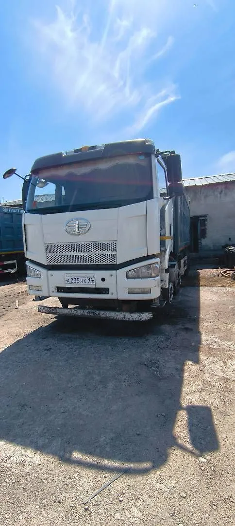 FAW J6 8x4 Самосвал, фото 2