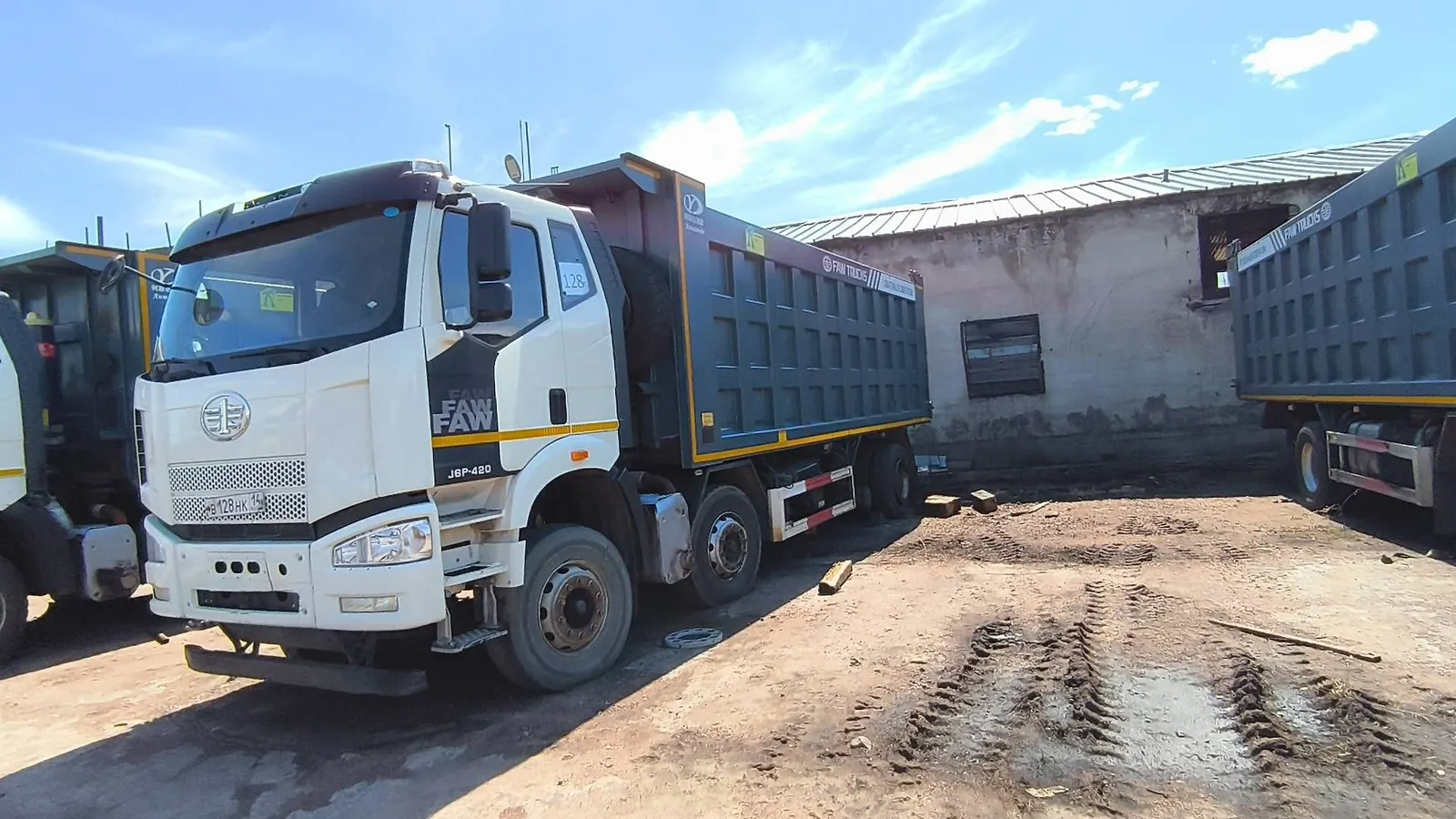 FAW J6 8x4 Самосвал, фото 4