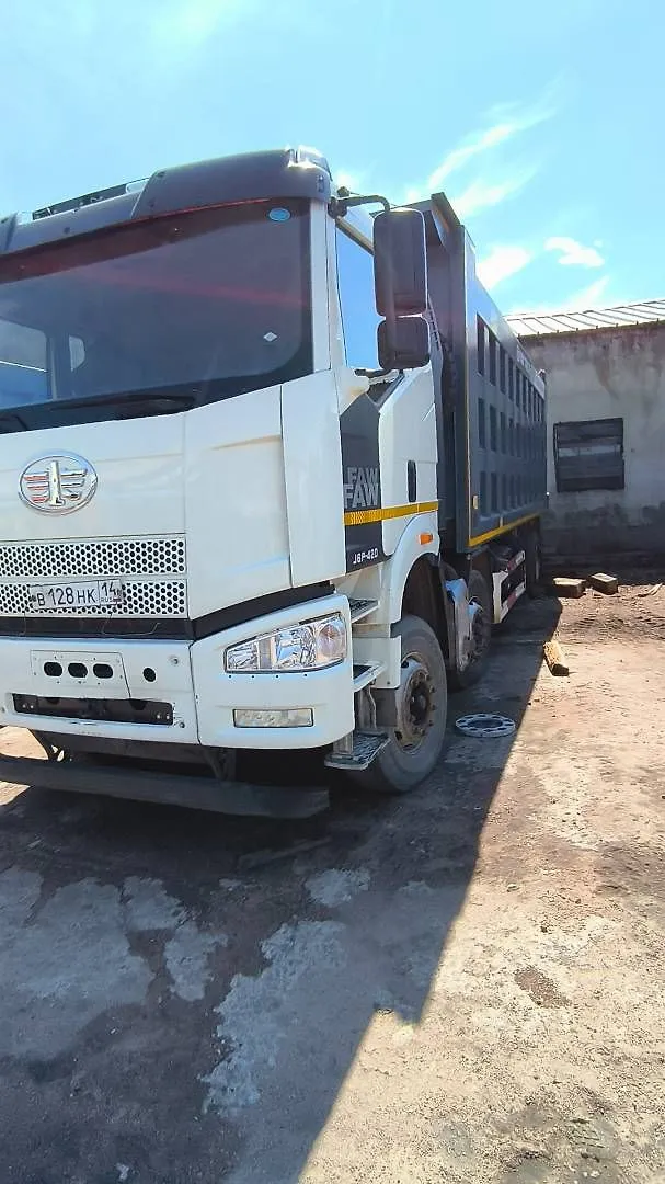 FAW J6 8x4 Самосвал, фото 3