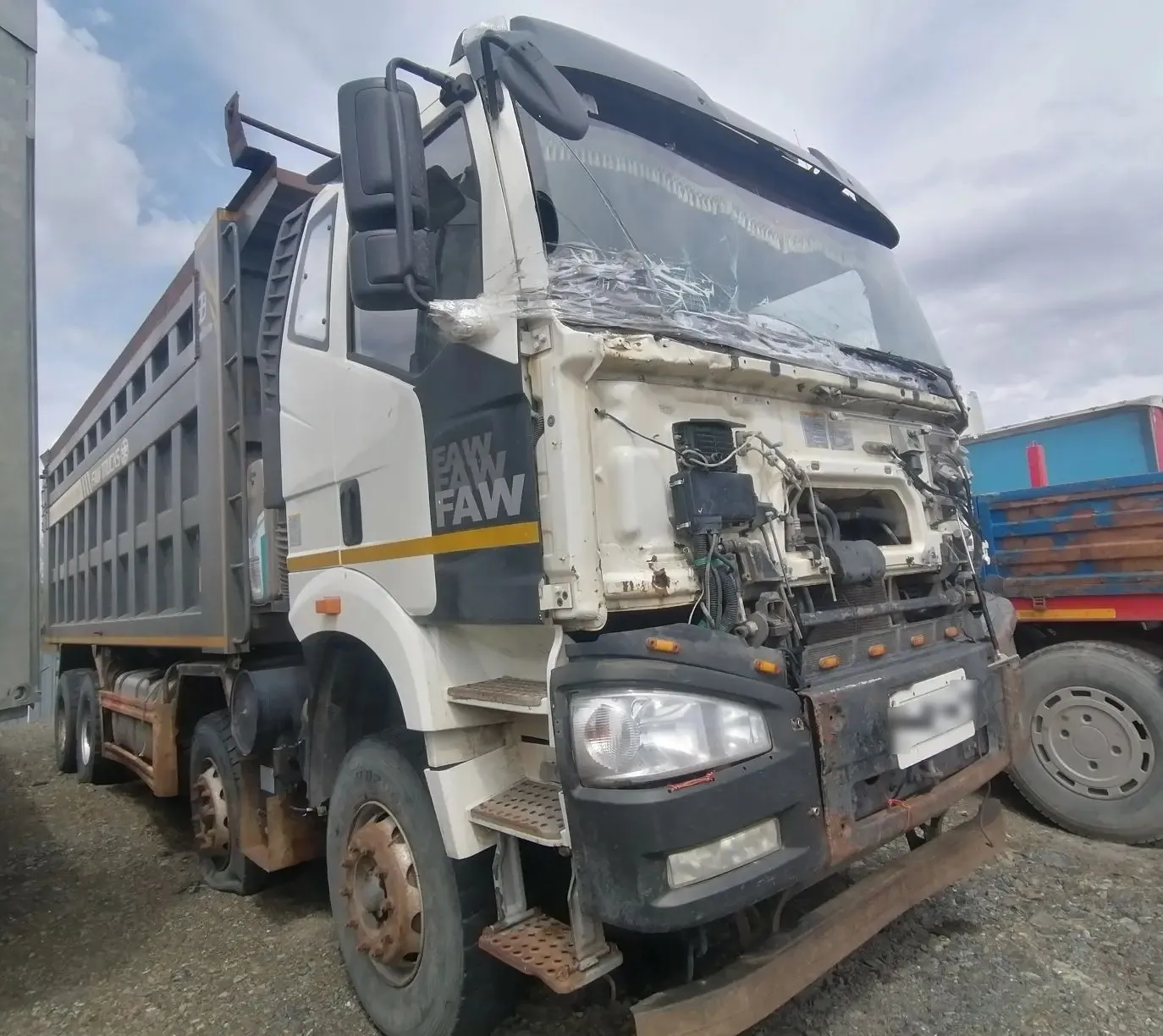 FAW J6 8x4 Самосвал, фото 2
