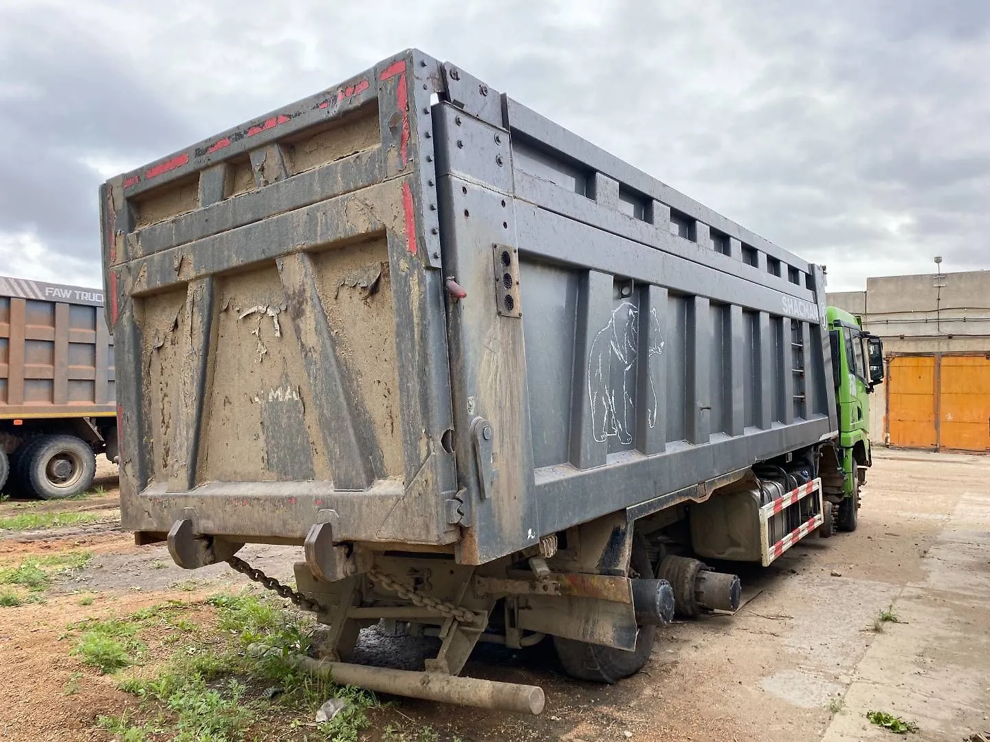 Shacman SX* 8x4 Самосвал, фото 5