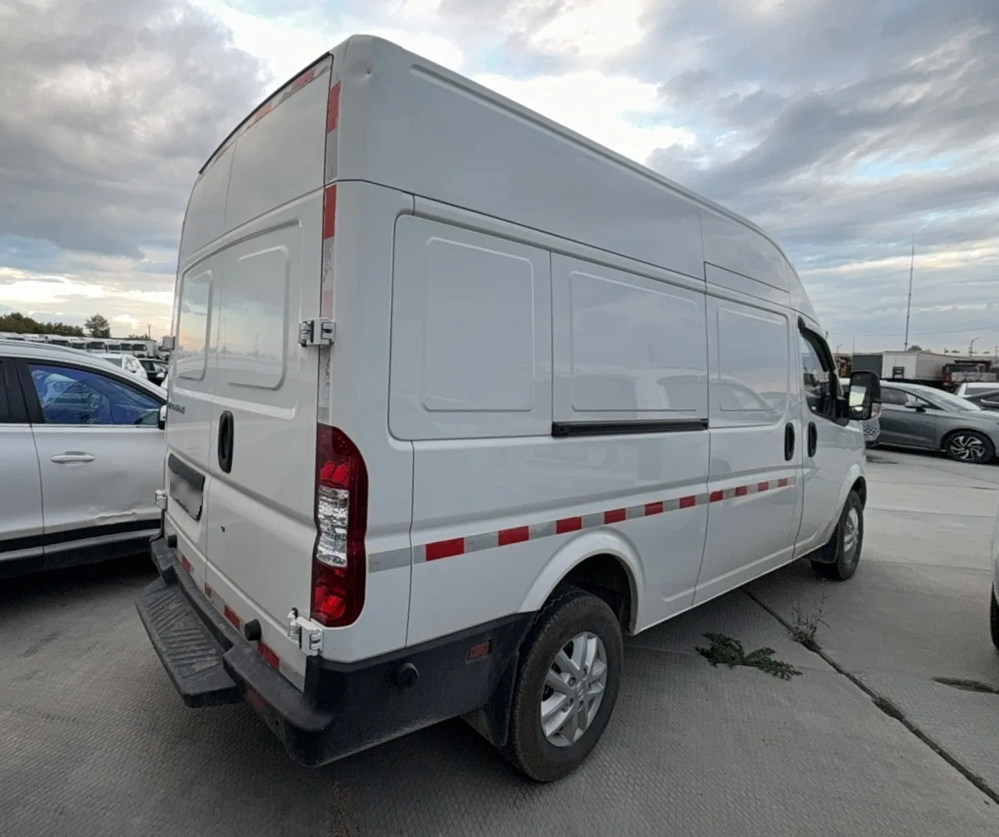 DONGFENG K33* Цельнометаллический, фото 3