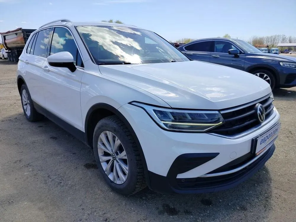 Volkswagen Tiguan Статус 2.0Т 180 л.с. АТ полный привод, фото 2