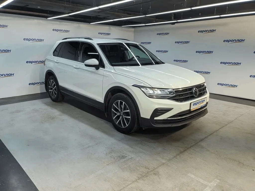 Volkswagen Tiguan Респект 1.4Т 150 л.с. АТ полный привод, фото 2