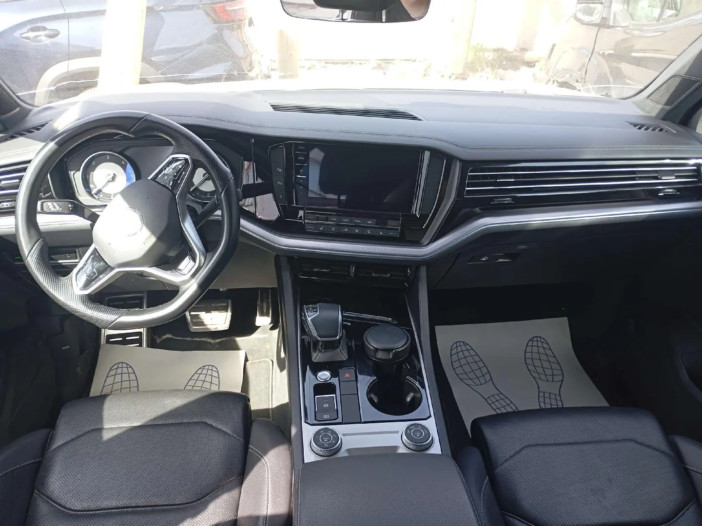 Volkswagen Touareg 3.0 V6 TDI 4WD R-Line auto, фото 5