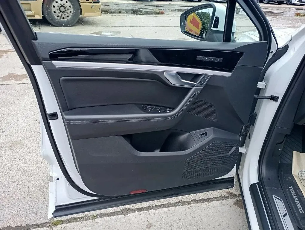 Volkswagen Touareg 2.0 TSI 4WD Business auto, фото 5