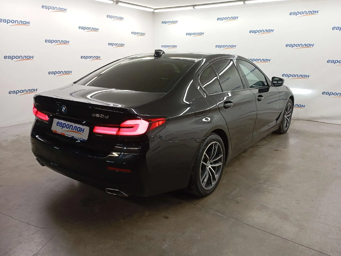 BMW 5 серия 520д полный привод М Спорт Пьюр, фото 3
