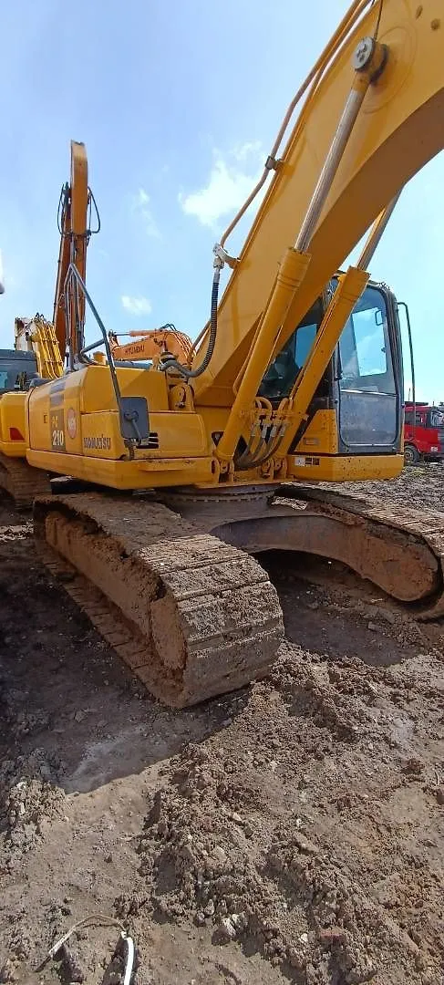 Komatsu PC 210 Экскаватор, фото 2