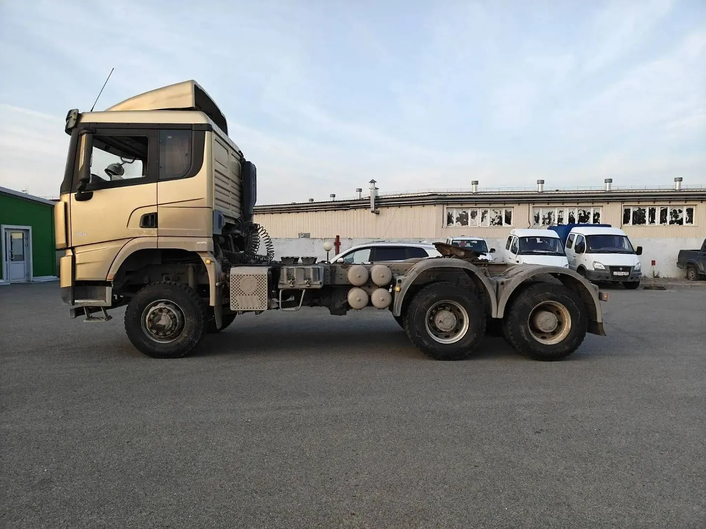 Shacman SX* 6x6 Седельный тягач, фото 4