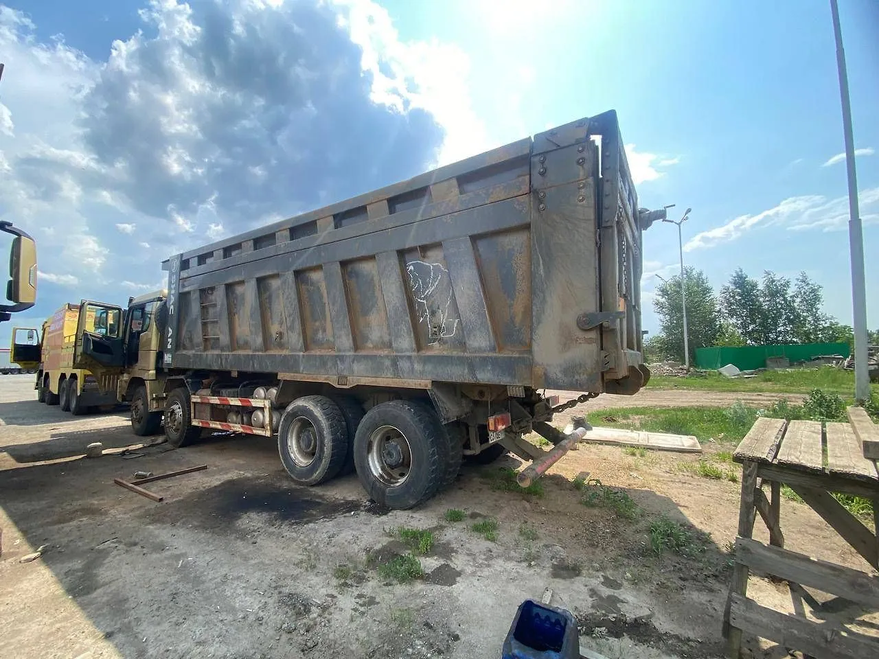 Shacman SX* 8x4 Самосвал, фото 4