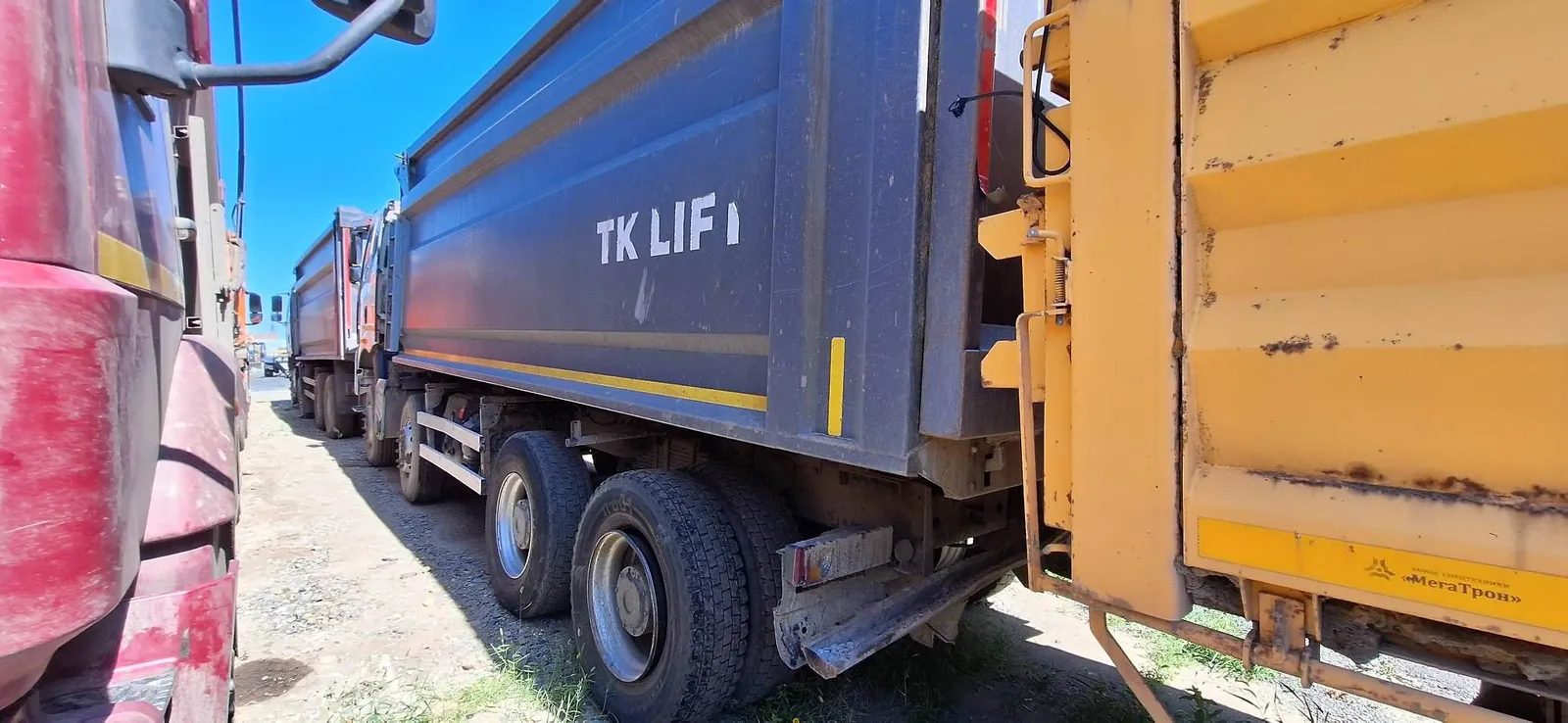 FAW CA 3310 8x4 Самосвал, фото 4