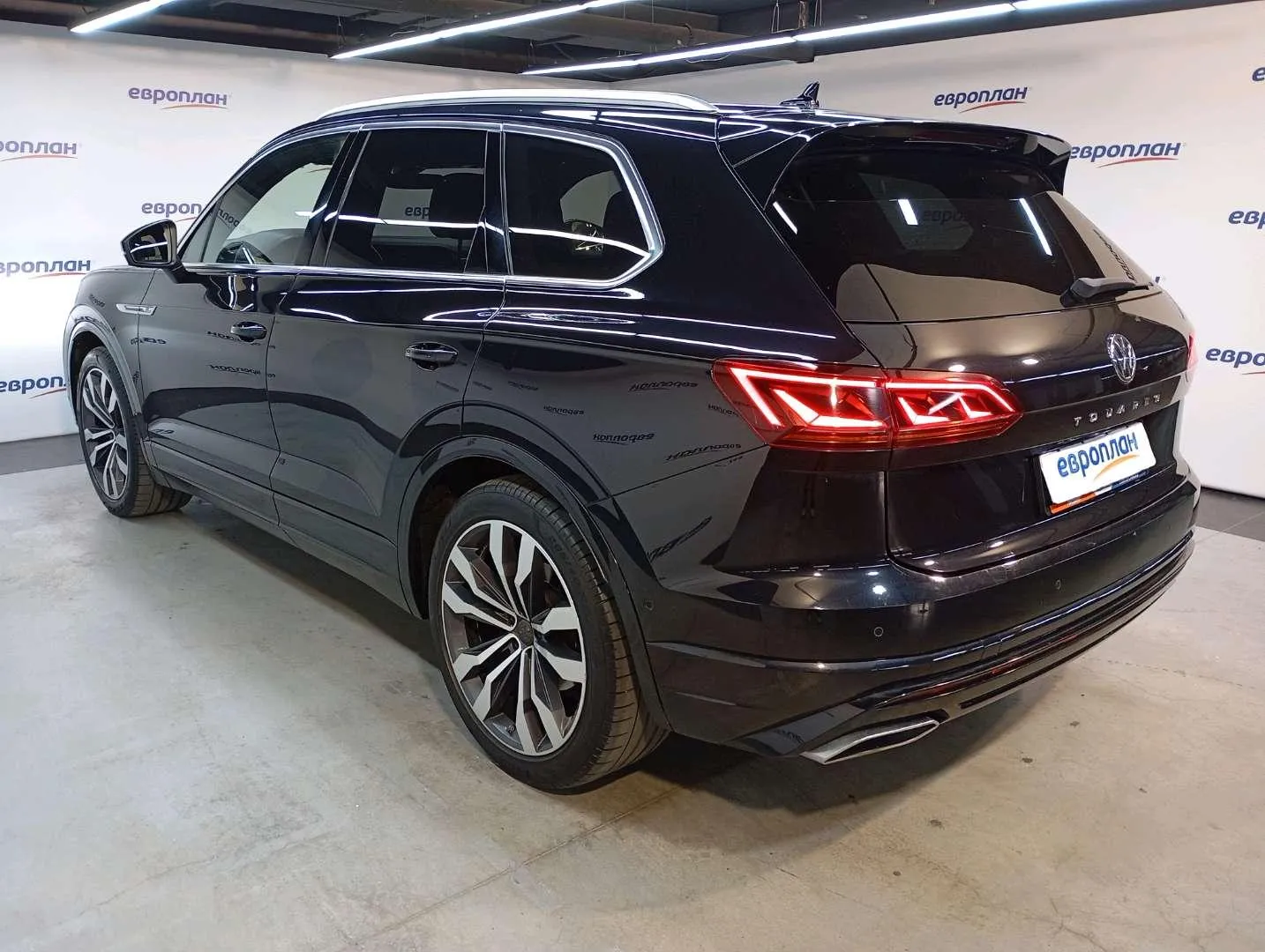 Volkswagen Touareg 3.0 V6 TDI 4WD R-Line auto, фото 4