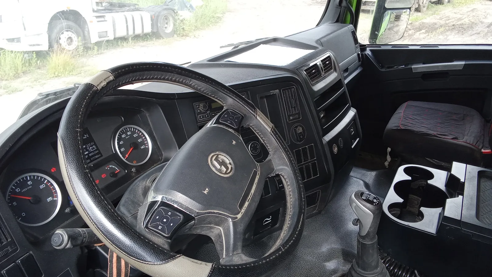 Shacman SX* 8x4 Самосвал, фото 5