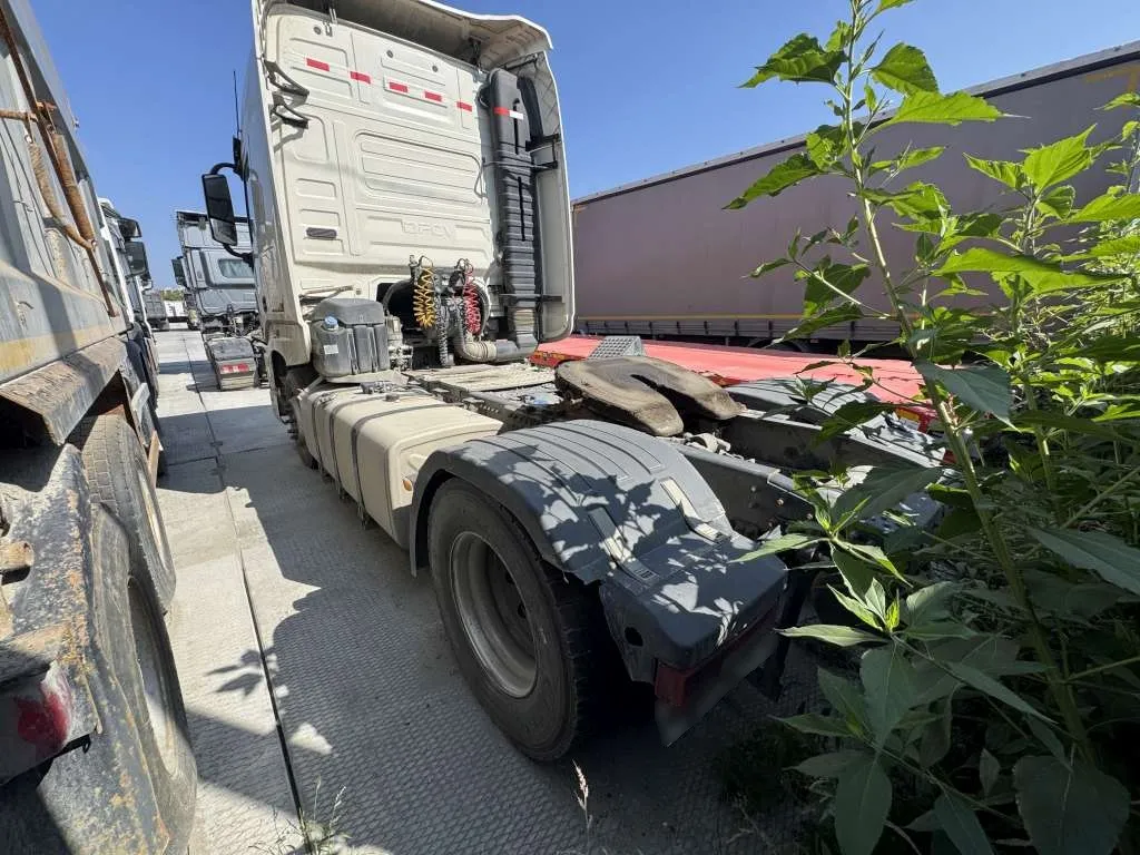 DONGFENG DFH 4x2 Седельный тягач, фото 4