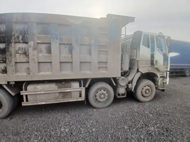 FAW CA 3310 8x4 Самосвал, фото 2